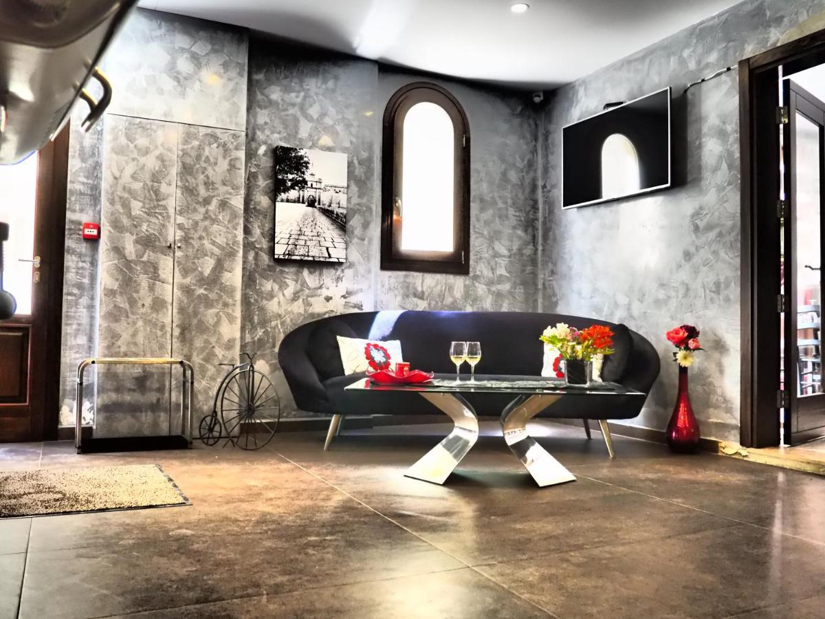 Adelphi Boutique Hotel Rabat Buitenkant foto
