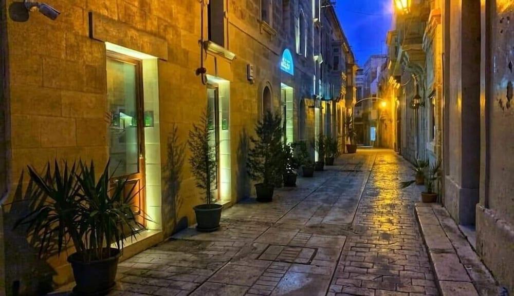 Adelphi Boutique Hotel Rabat Buitenkant foto